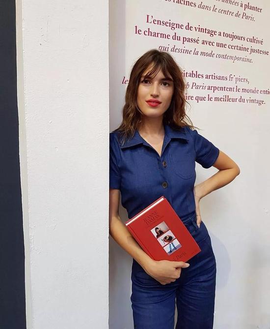 头条号外贸穿搭女,打造时尚国际范儿，轻松驾驭各种场合