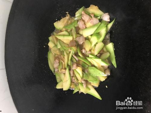 小瓜发黄还能炒吃,小瓜发黄也能焕发生机