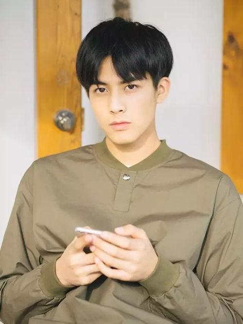 罗定网红男,青春风采，网络新宠