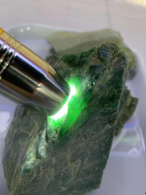 危料原石如何看品质,危料原石品质鉴定与生成技巧解析