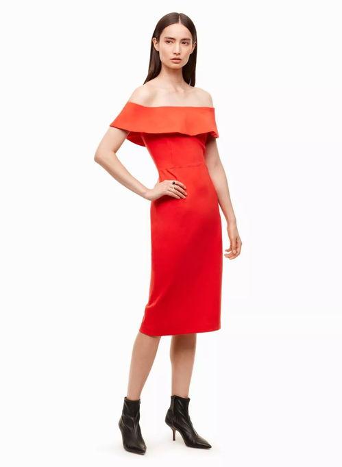 明星大红色连衣裙,明星演绎大红色连衣裙的优雅魅力