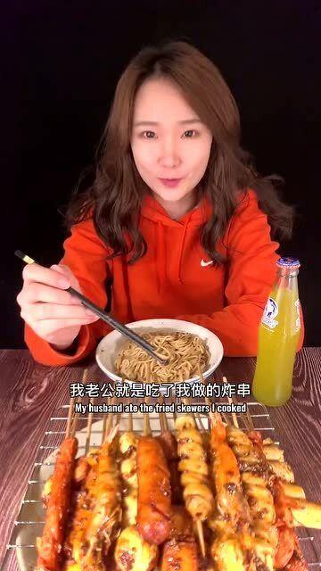 外国人看灵魂蘸料浇给羊头,羊头盛宴的神秘之旅