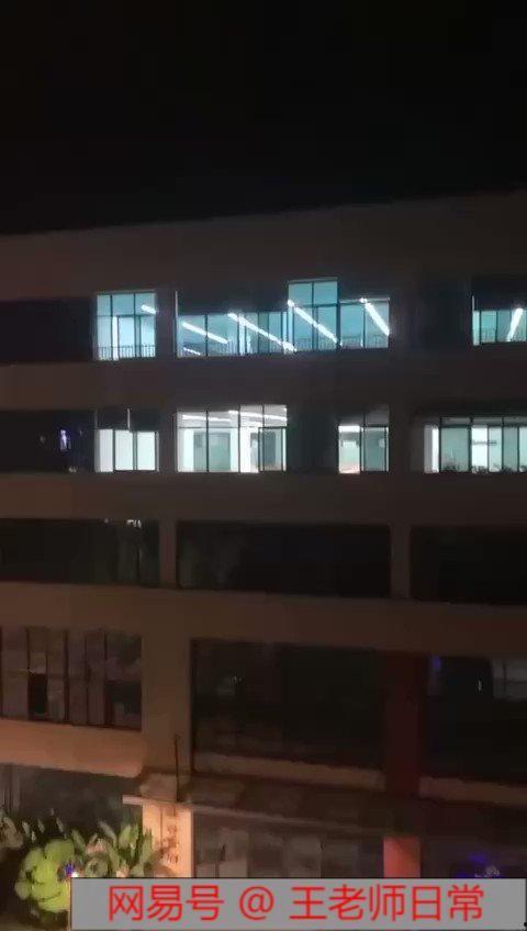 传媒学院播音吃瓜,吃瓜群众的“声音”盛宴