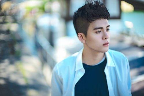 狗仔爆料曾舜晞梁洁视频,狗仔爆料引发网友热议