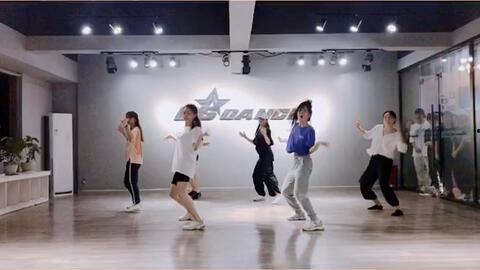 网红舞蹈女神老师是谁,揭秘网红舞蹈女神背后的神秘导师